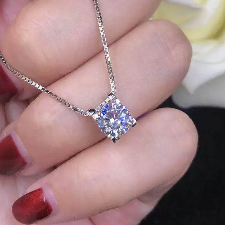 Midsummer Bloom Moissanite Necklace