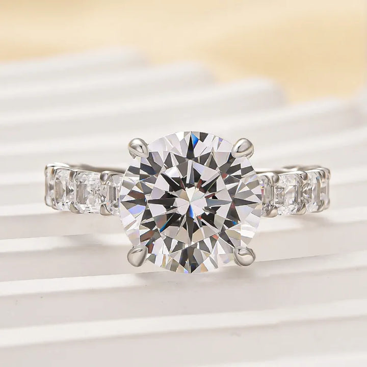 Luxury 4.0 CT Round Cut Engagement Ring