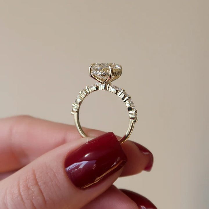 Oval Diamond Engagement Ring