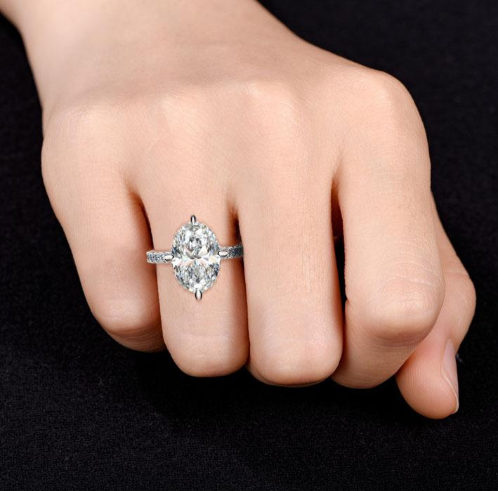 Classic 4 Prong Oval Cut Engagement Ring
