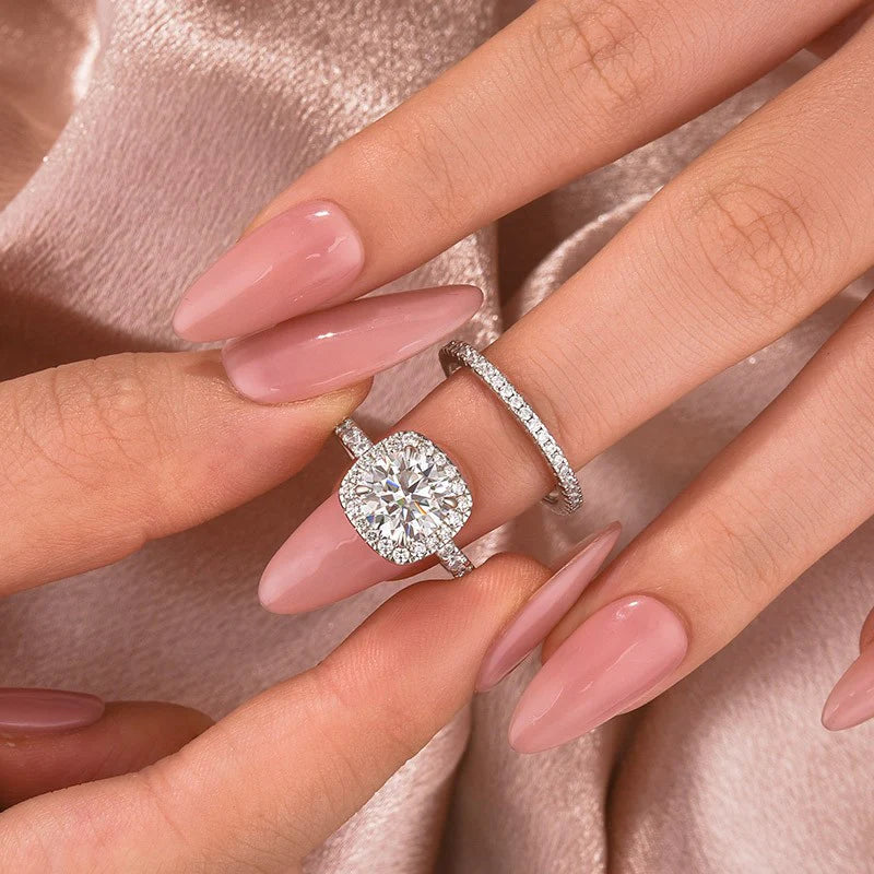 Round Cut White Gold Moissanite Diamond Wedding Ring