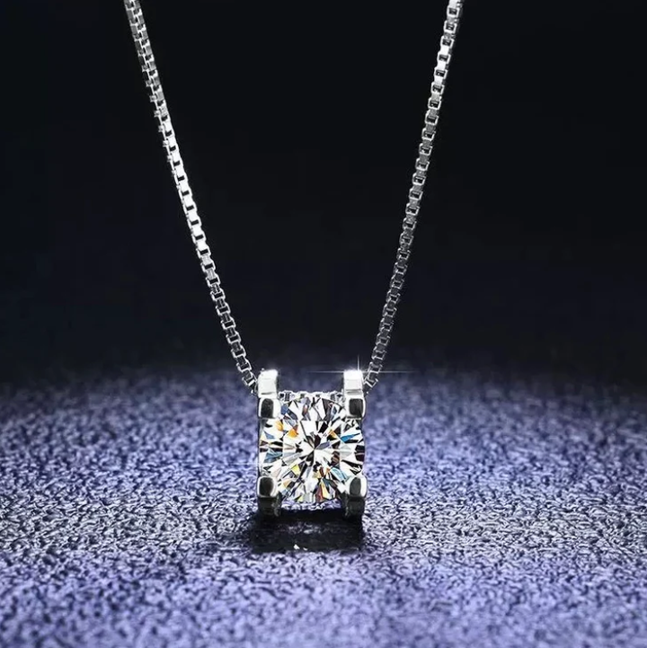 Midsummer Bloom Moissanite Necklace