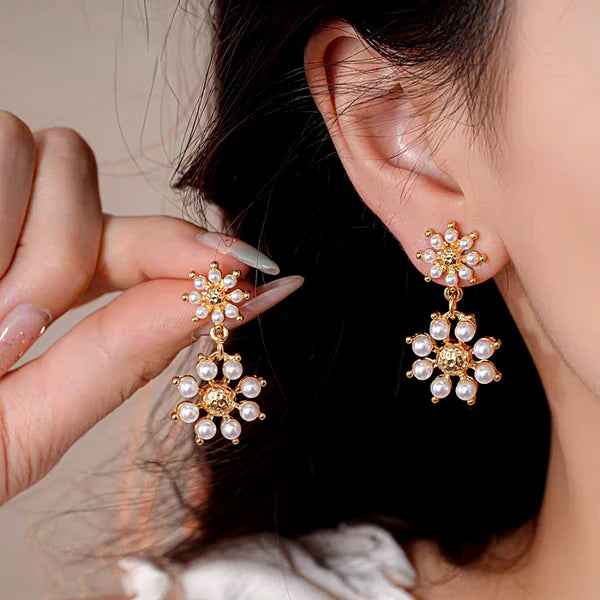Charming Pearl Flower & Tassel Earrings
