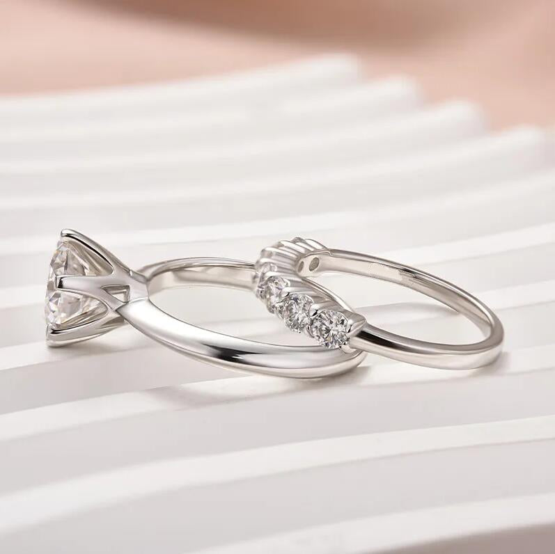 Round Cut Wedding Ring Set For Women