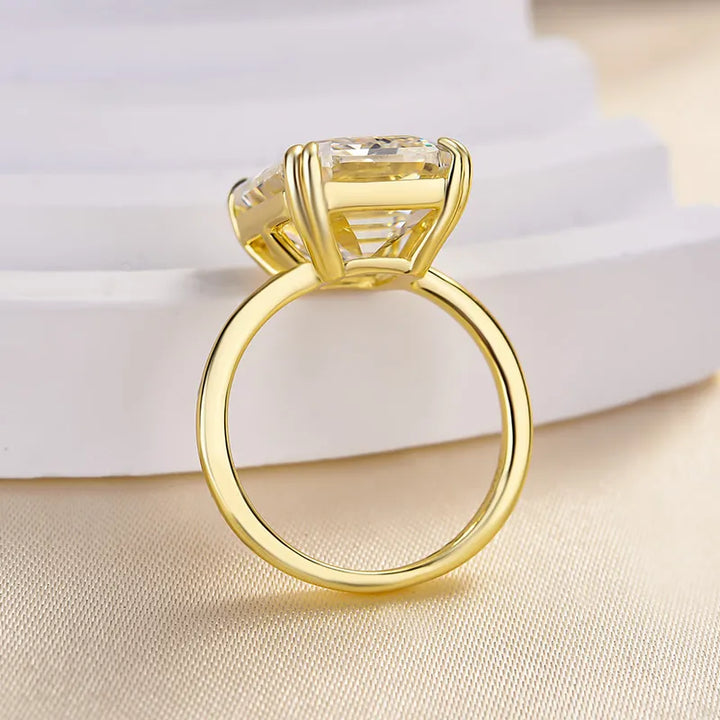 Luxurious 11.5 Carat Big Emerald Cut Engagement Ring In Sterling Silver