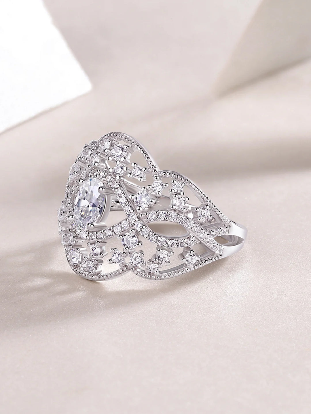 Moissanite Ring Vintage Hollow Style