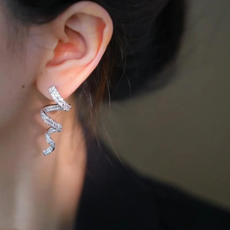 Elegant Wave Line Designer Earrings