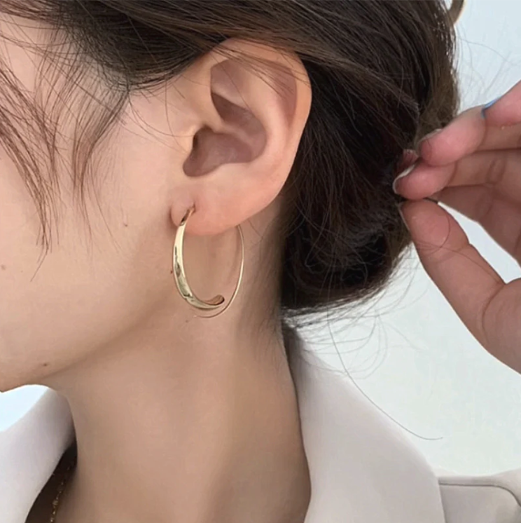 Oversized Curved Hoop Earrings