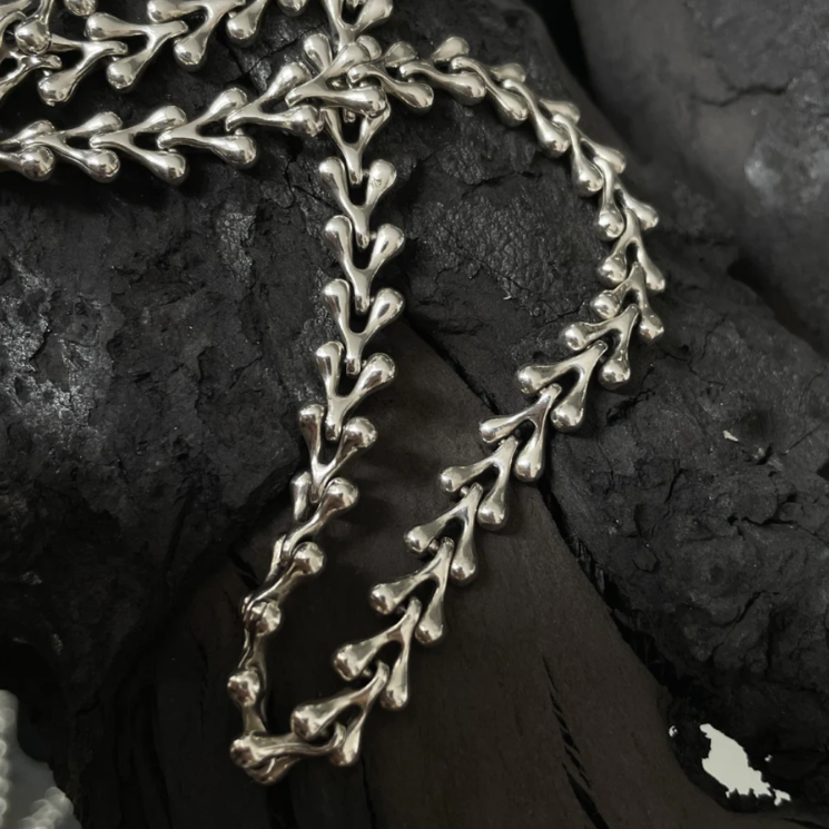 Distinctive Keel-Inspired Necklace
