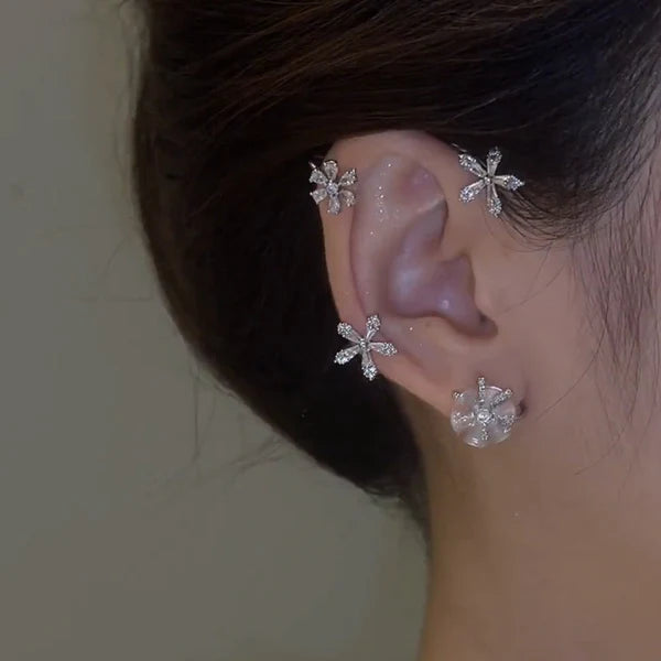 Blooming Beauty: Rotating Flower Ear Cuffs (1 Pair)