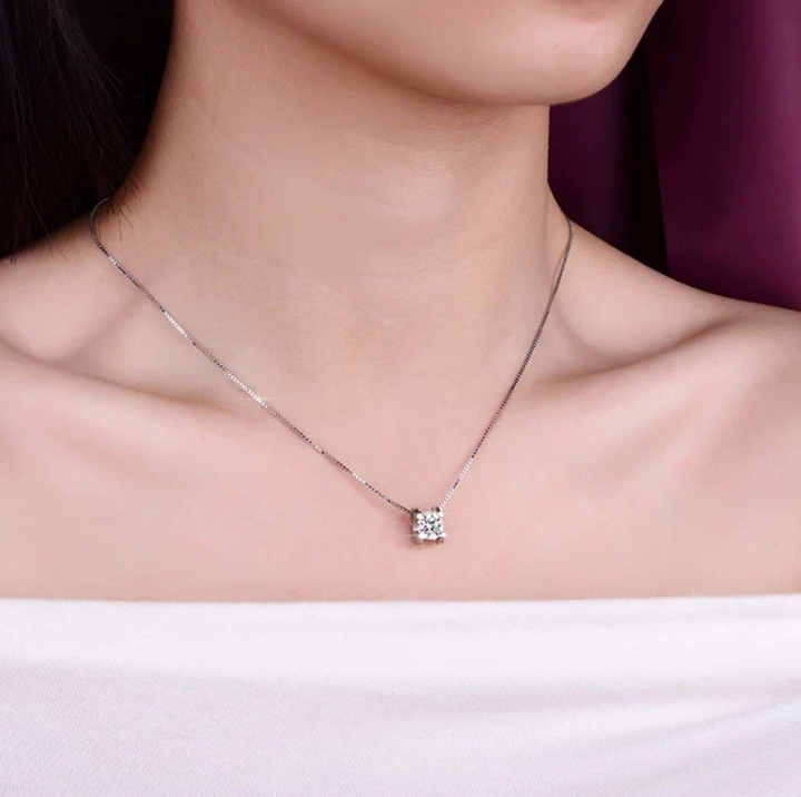 Midsummer Bloom Moissanite Necklace