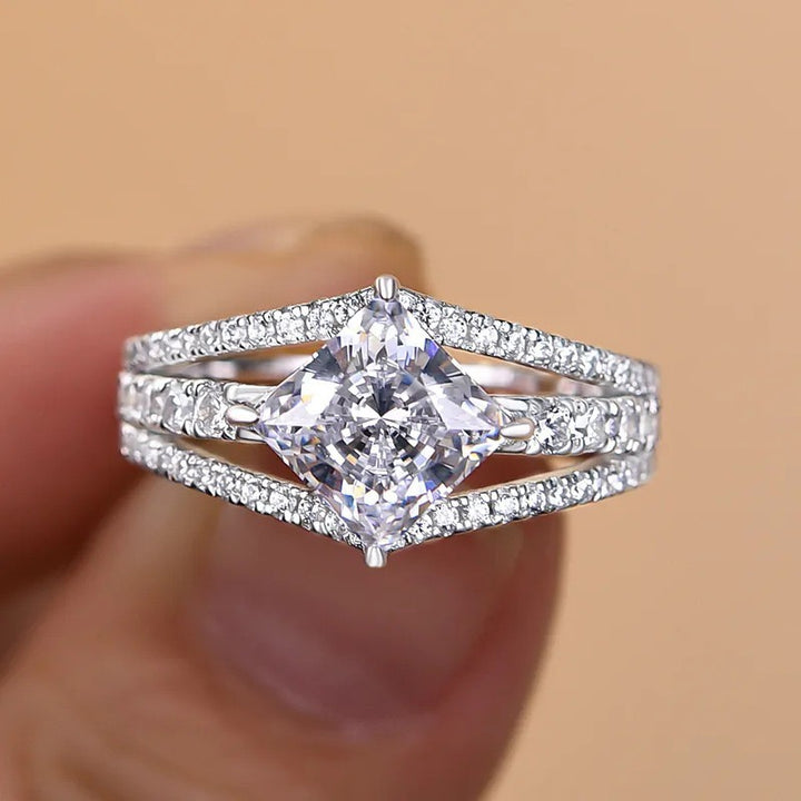 Radiant Princess – Timeless Silver Solitaire Ring