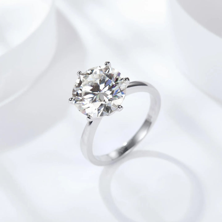 Luxury Moissanite Engagement Ring
