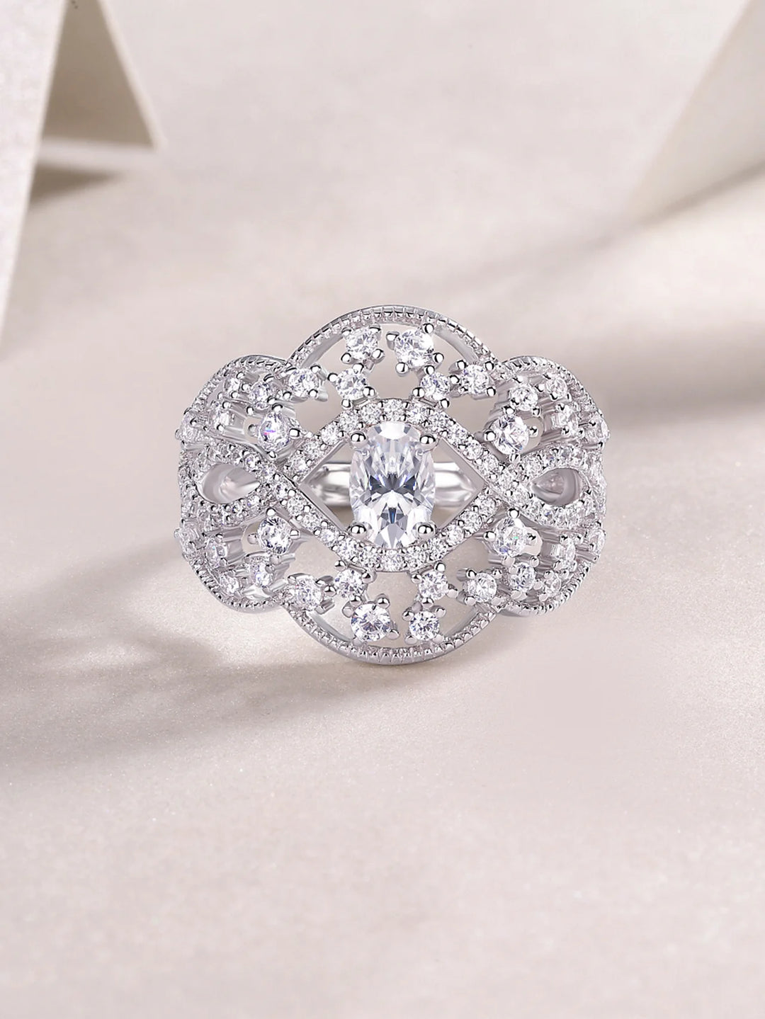 Moissanite Ring Vintage Hollow Style