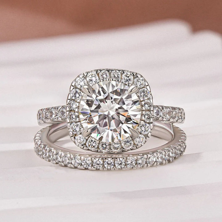 Round Cut White Gold Moissanite Diamond Wedding Ring