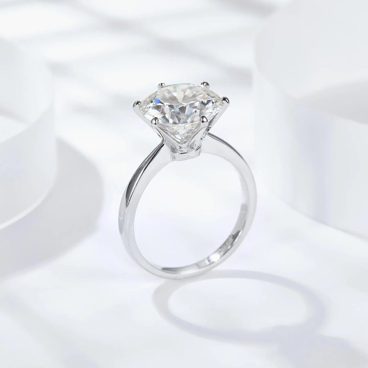 Luxury Moissanite Engagement Ring
