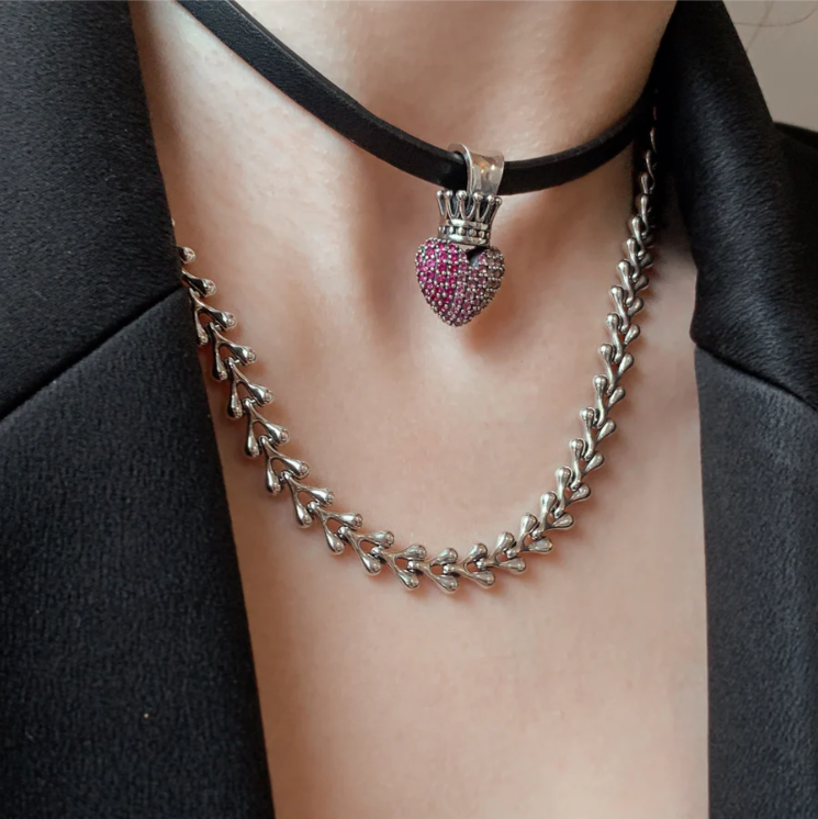Distinctive Keel-Inspired Necklace