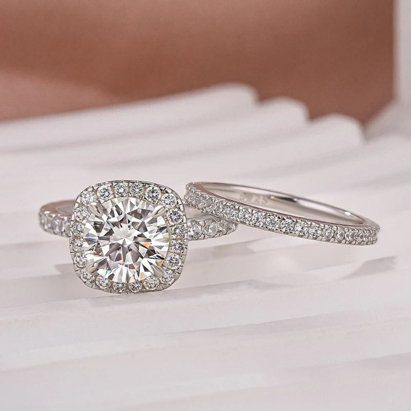 Round Cut White Gold Moissanite Diamond Wedding Ring