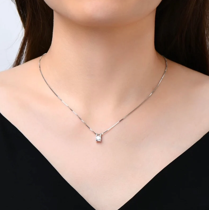 Midsummer Bloom Moissanite Necklace