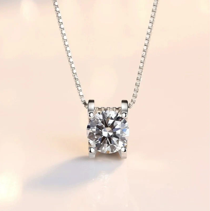 Midsummer Bloom Moissanite Necklace
