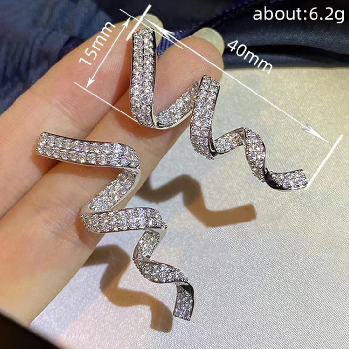 Elegant Wave Line Designer Earrings