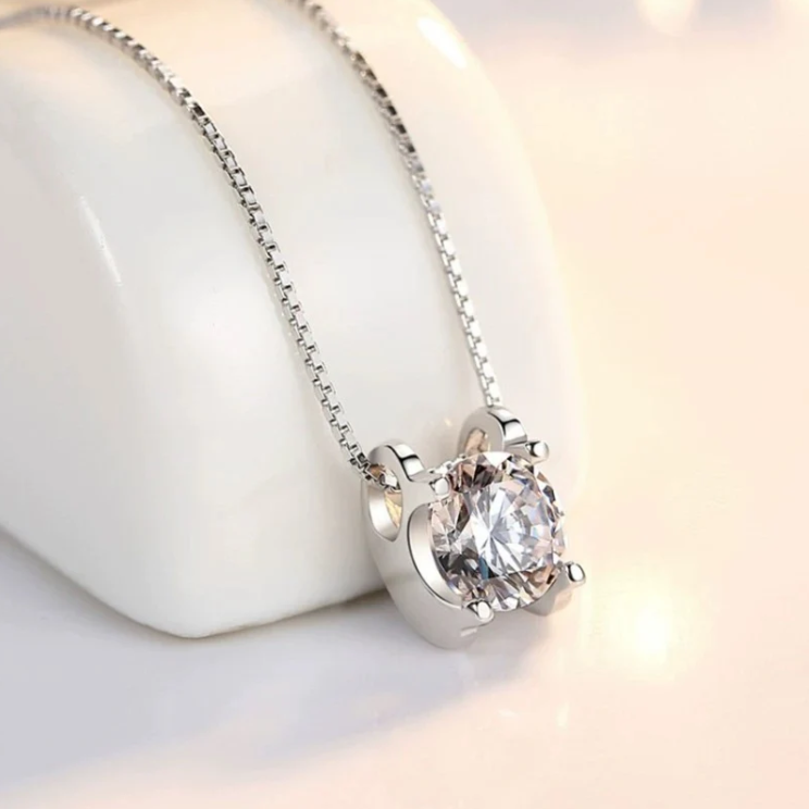 Midsummer Bloom Moissanite Necklace