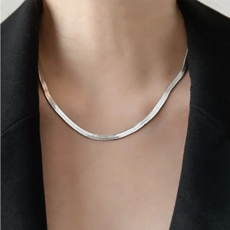 Sleek Serpent Chain Necklace