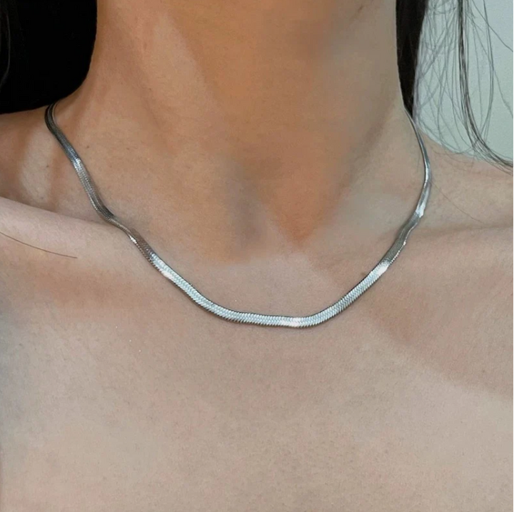 Sleek Serpent Chain Necklace